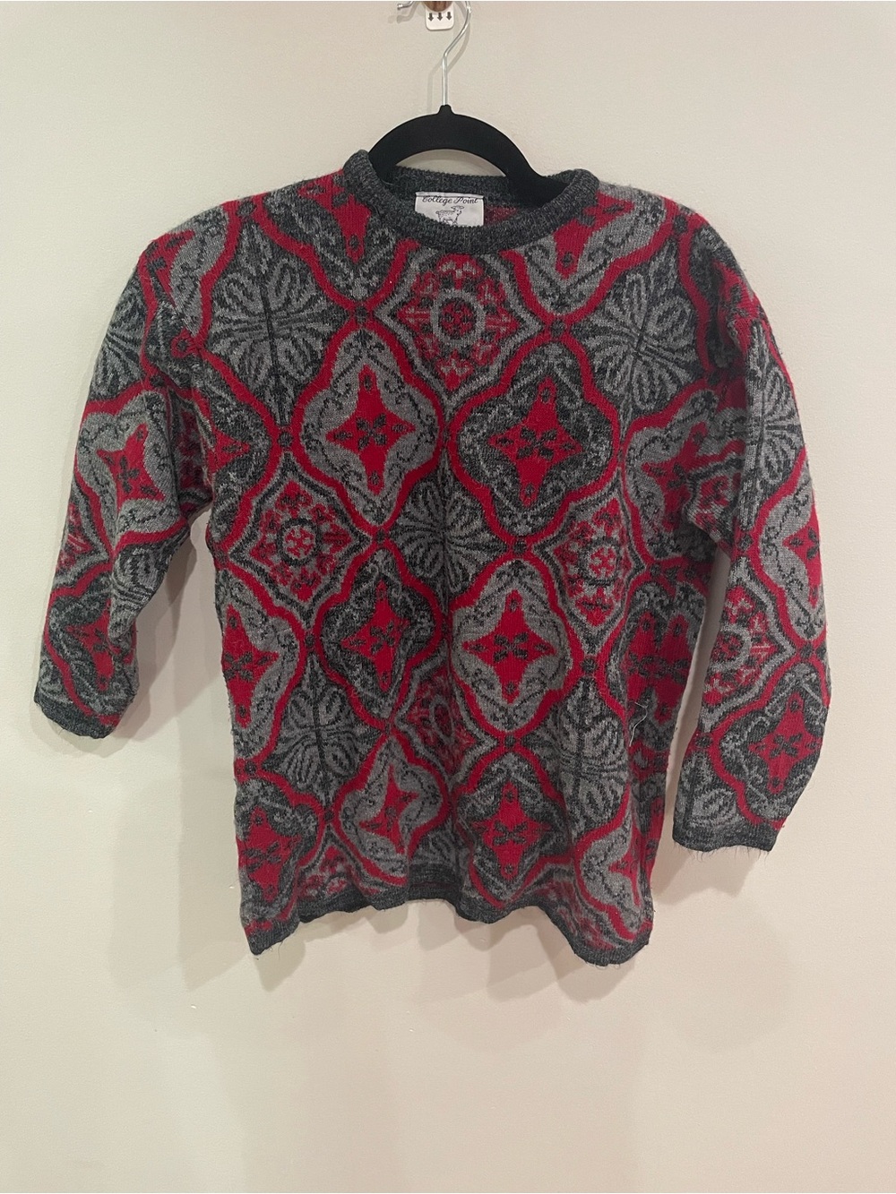 Vintage College Point sweater red geometric made in usa Size Small 100% Acrylic
